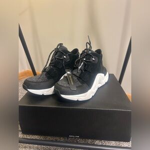 Sorel Black and White Kinetic RNEGO renegade Carobou